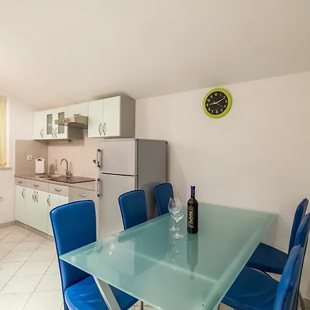 Apartment Aparments Slavko Okrug Gornji